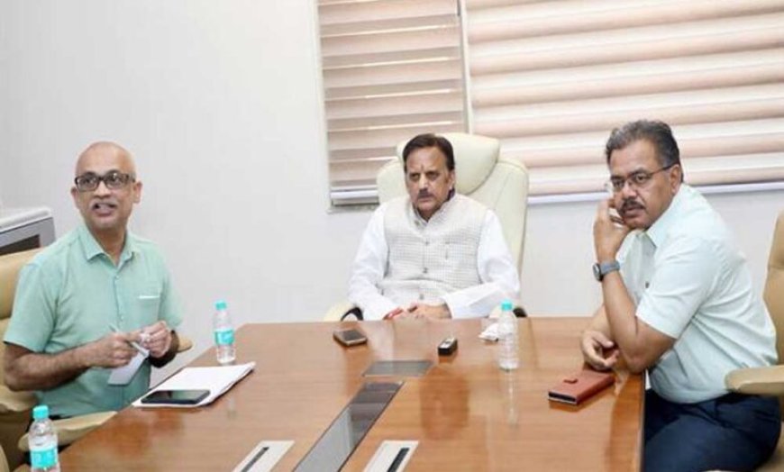 स्वास्थ्य सेवाओं की गुणवत्ता, पारदर्शिता, जवाबदेही एवं सेवा प्रदायगी की दक्षता को करें मजबूत: उप मुख्यमंत्री शुक्ल