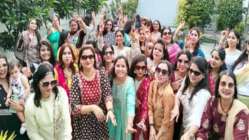 मुस्कुराहटों के बीच सजे सोलह श्रृंगार, चौक बहु मंडल ने बांटी खुशियां