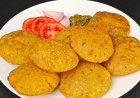 सादी पूड़ी छोड़िए, इस बार बनाएं हलवाई स्टाइल खस्ता आलू-प्याज की पूड़ी, हर कोई करेगा तारीफ