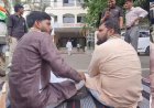 रतलाम से पैदल भोपाल पहुंचे दो कांग्रेस कार्यकर्ता, निष्कासन के विरोध में PCC कार्यालय के बाहर धरने पर बैठे