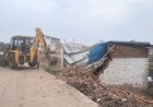 धमतरी में 50 से ज्यादा अवैध घरों को नोटिस, भड़के ग्रामीणों ने राजस्व टीम को घेरा