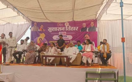 मुंगेली में सुशासन तिहार के दौरान बड़ा खुलासा, पंचायत सचिव ‘बैकडोर’ से बना कर्मचारी!