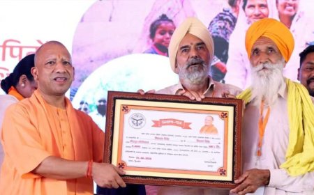 मुख्यमंत्री ने विभिन्न योजनाओं के लाभार्थियों को दिया आवंटन पत्र, चेक, मकान की चाबी व सम्मान