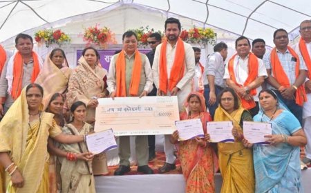 सुशासन तिहार: गोपालपुर समाधान शिविर में पहुंचे प्रभारी मंत्री लखन लाल देवांगन, 17 पंचायतों के ग्रामीणों को मिला योजनाओं का लाभ