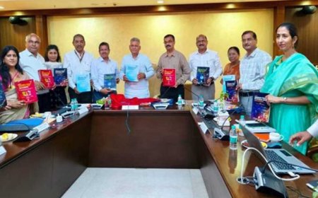 विद्यार्थियों को वैश्विक अवसरों के अनुरूप तैयार करने की दिशा में कार्य करें : मंत्री  परमार
