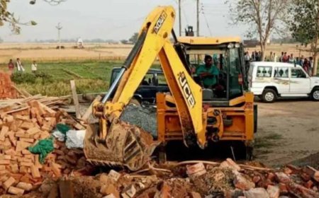 हरिद्वार में CM धामी का बुलडोजर एक्शन, अवैध मजार पर चली कार्रवाई, प्रशासन सख्त