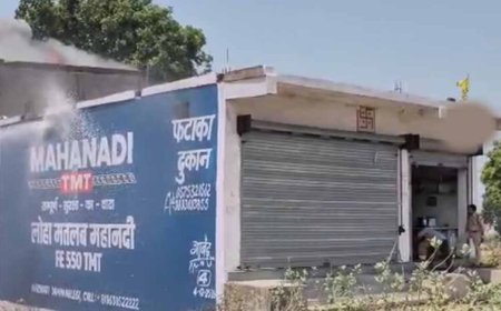 CG के पटाखा गोदाम में भीषण आग, लगातार धमाकों से दहला पूरा इलाका