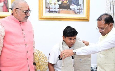 श्रीलंका दौरे के लिए भारतीय अंडर-19 महिला क्रिकेट टीम की उपकप्तान बनीं महक नरवासे : मुख्यमंत्री विष्णु देव साय ने किया सम्मानित