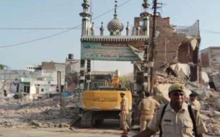 वाराणसी दालमंडी मामले में बड़ी राहत, इलाहाबाद हाईकोर्ट ने बुलडोजर कार्रवाई पर लगाई रोक
