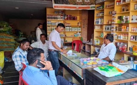 खाद कालाबाजारी पर बड़ा एक्शन, 1500 बोरी जब्त; दो प्रतिष्ठानों के लाइसेंस निलंबित