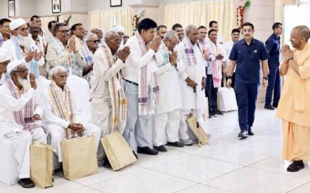 जेवर एयरपोर्ट से पहली उड़ान भर किसानों का सपना हुआ सच, लखनऊ पहुंचकर छलका गर्व