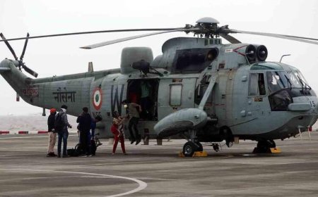 36 साल की शानदार सेवा के बाद भारतीय नौसेना ने सी-किंग हेलिकॉप्टर स्क्वॉड्रन को दी विदाई
