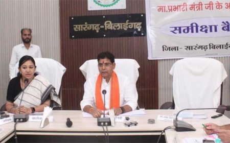 अधिकारी-कर्मचारी जिम्मेदारी से काम करें, हर जरूरतमंद तक पहुँचे सरकारी योजनाएँ’ – मंत्री  टंक राम वर्मा