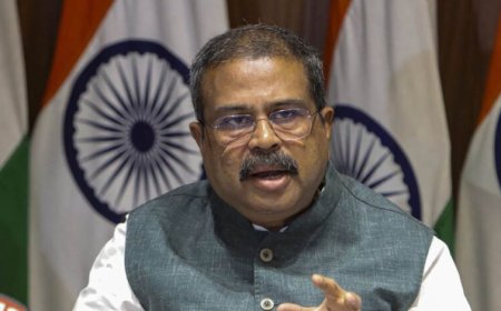 NEET पेपर लीक पर शिक्षा मंत्री का बड़ा बयान, बोले- रक्षक ही भक्षक बने, पेपर बनाने वाले ही बदमाशों से मिले