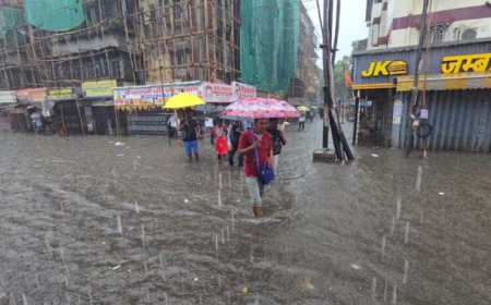 मुंबई में मानसून का कहर, सड़कों और रेलवे ट्रैक पर भरा पानी; अंधेरी सबवे बंद