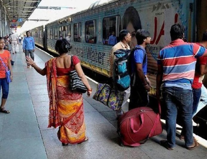 वेटिंग टिकट यात्रियों के लिए खुशखबरी! अब चलती ट्रेन में भी बुक कर सकेंगे कन्फर्म सीट