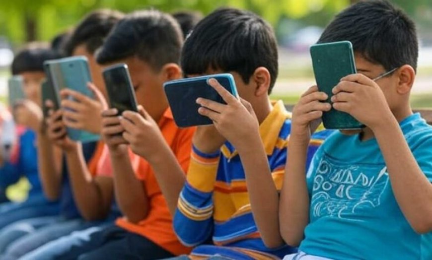 मलेशिया में बड़ा फैसला: 16 साल से कम उम्र के बच्चों पर Facebook, Instagram और TikTok बैन