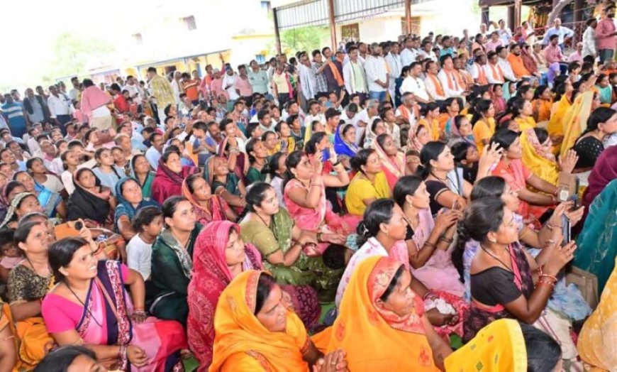 चौपाल में मुख्यमंत्री ने सुनी जनता की बात, विकास कार्यों की दी सौगात