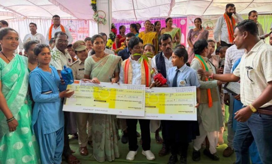 तेंदूपत्ता संग्राहक परिवारों की बेटियों ने रचा इतिहास, रुद्राणी-डालेश्वरी ने बढ़ाया बस्तर का मान
