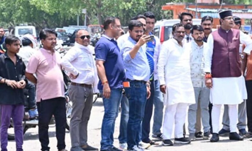 नरेला में बारिश पूर्व तैयारियों की जमीनी हकीकत जांचने निकले मंत्री  सारंग