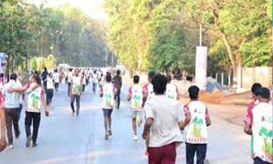 सक्ती में मैराथन दौड़ के जरिए विकास का संदेश, ‘12 साल विश्वास और जनकल्याण के’ थीम रही खास