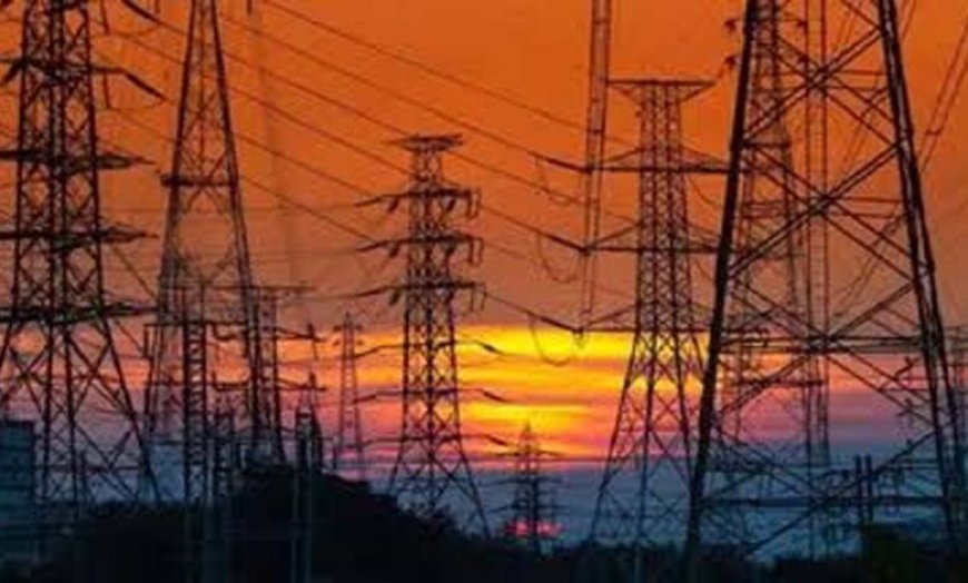 यूपी ने बनाया नया रिकॉर्ड, बिजली की मांग 32,348 मेगावॉट पहुंची; महाराष्ट्र भी पीछे छूटा