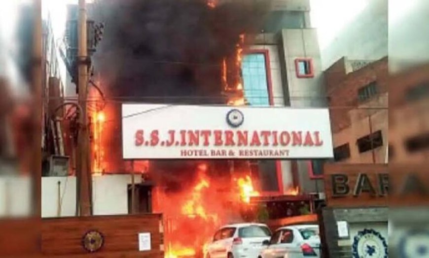 लखनऊ में कोचिंग सेंटर वाली इमारत में भीषण आग, अफरा-तफरी के बीच रेस्क्यू जारी