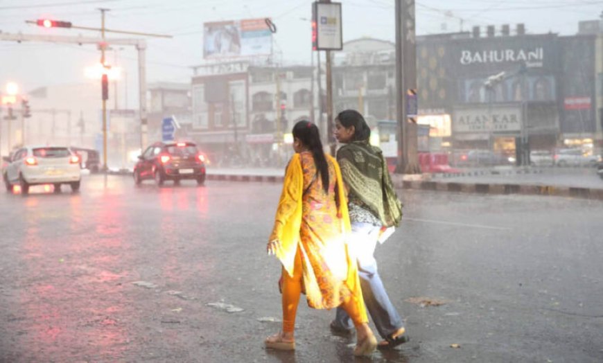 MP Weather Update: 15 जिलों में झमाझम बारिश, 2 दिन में भोपाल-उज्जैन पहुंचेगा मानसून; ग्वालियर-चंबल में इंतजार जारी