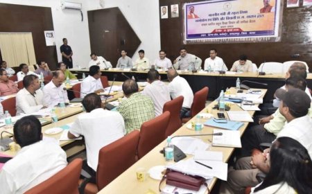 शिक्षा मंत्री गजेंद्र यादव ने बस्तर संभाग की शिक्षा व्यवस्था की समीक्षा की