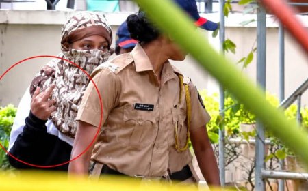 केतन अग्रवाल मर्डर केस: पुलिस घेरे में सिया गोयल का कथित ‘मिडिल फिंगर’ इशारा, VIDEO वायरल