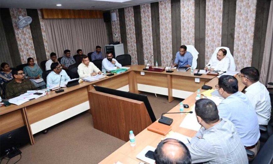 लोक निर्माण विभाग के सचिव ने विद्युत एवं यांत्रिकी कार्यों की समीक्षा की