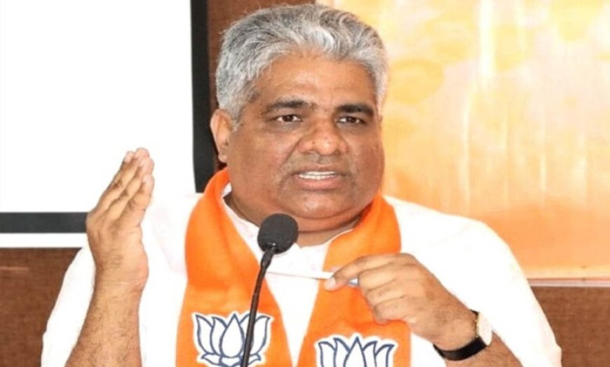 केंद्रीय मंत्री भूपेंद्र यादव के निजी सचिव हटाए गए, दो अन्य अधिकारियों पर भी गिरी गाज